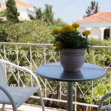 Mimoza Hotel Spetses Town Bagian luar foto