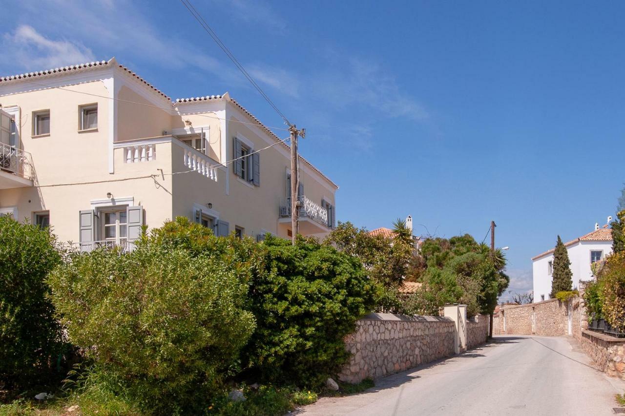 Mimoza Hotel Spetses Town Bagian luar foto