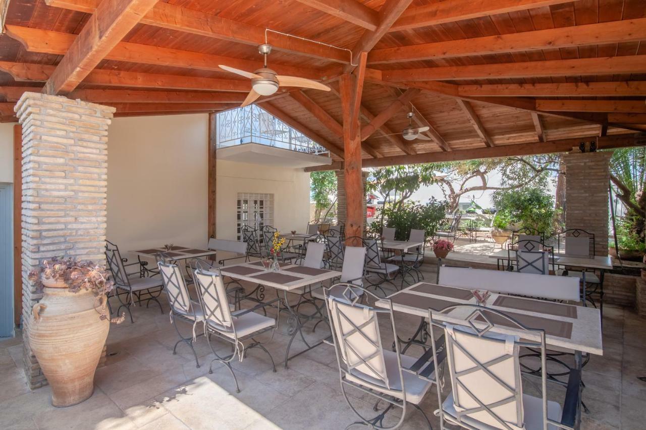 Mimoza Hotel Spetses Town Bagian luar foto