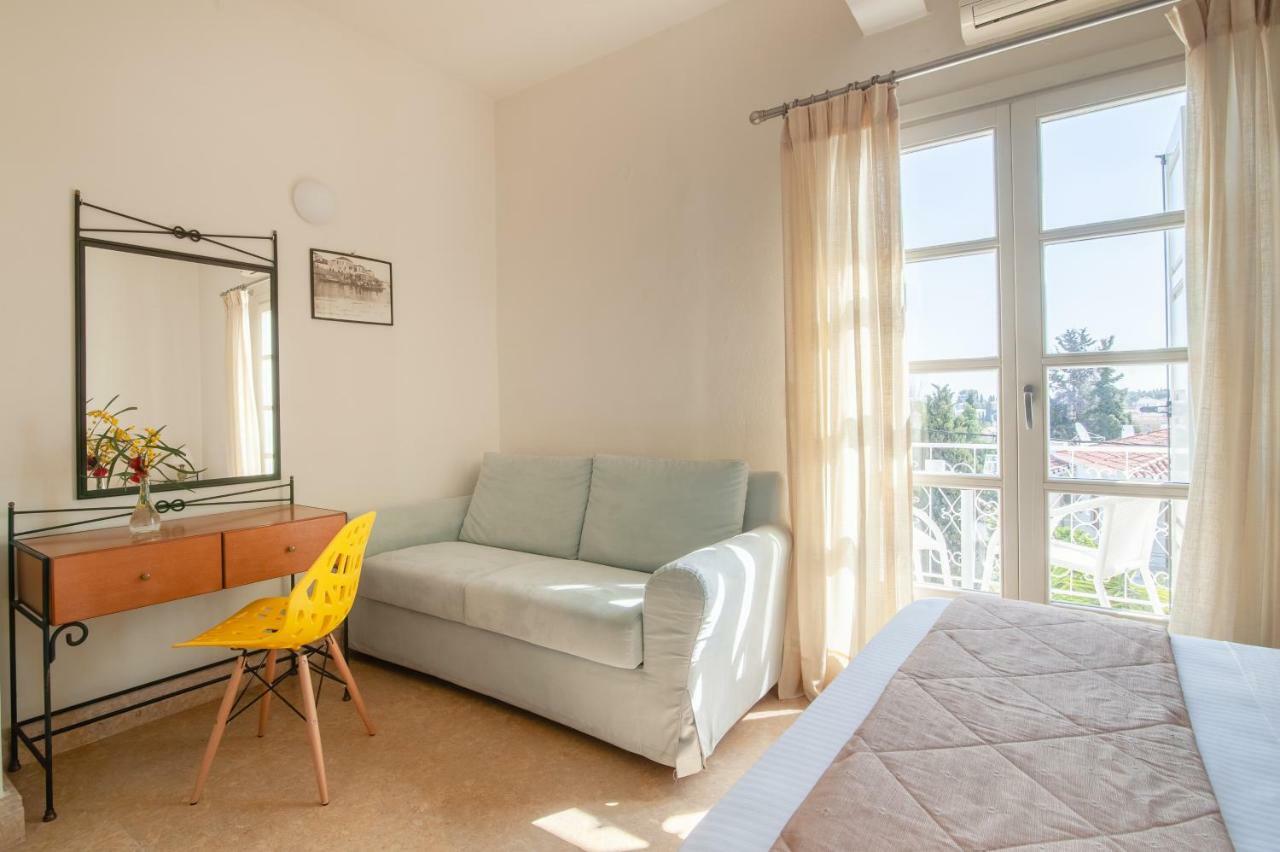 Mimoza Hotel Spetses Town Bagian luar foto