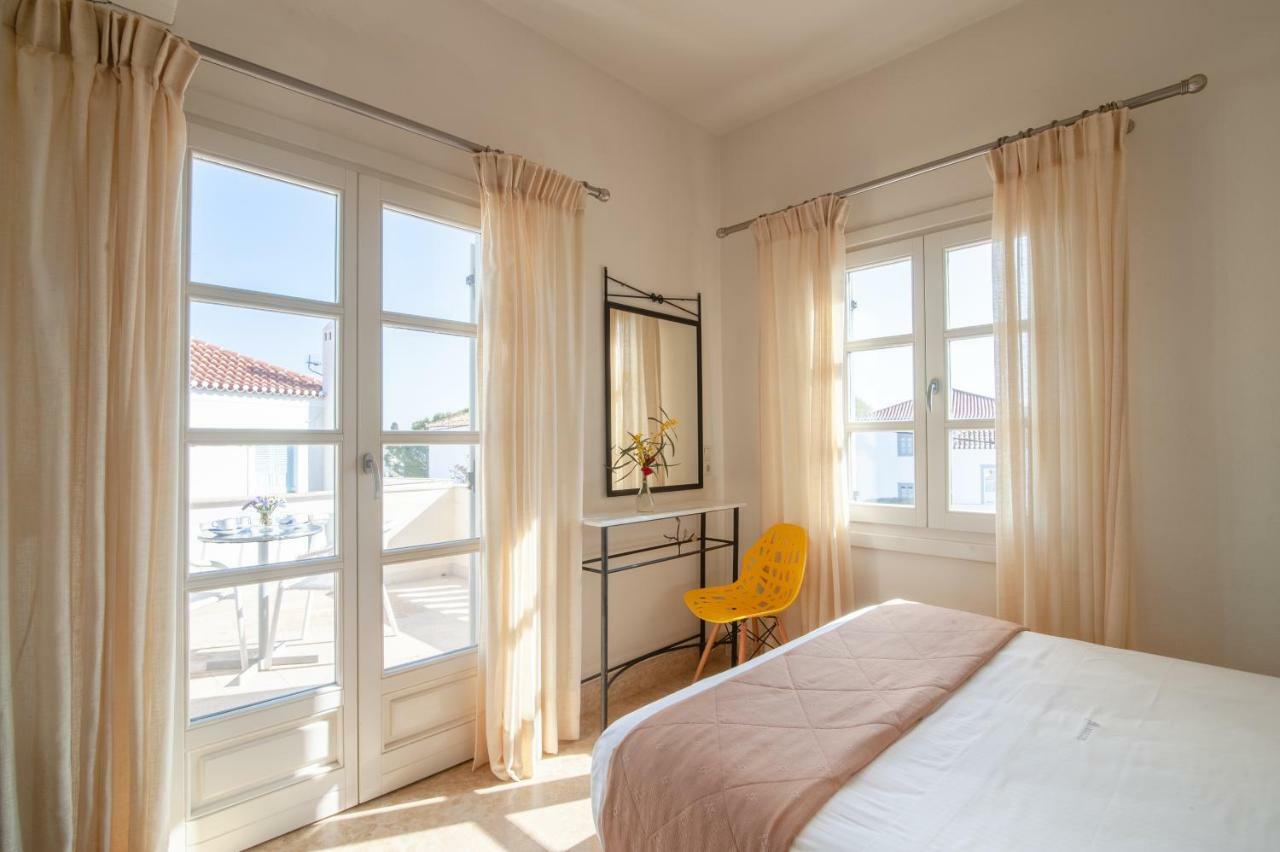 Mimoza Hotel Spetses Town Bagian luar foto