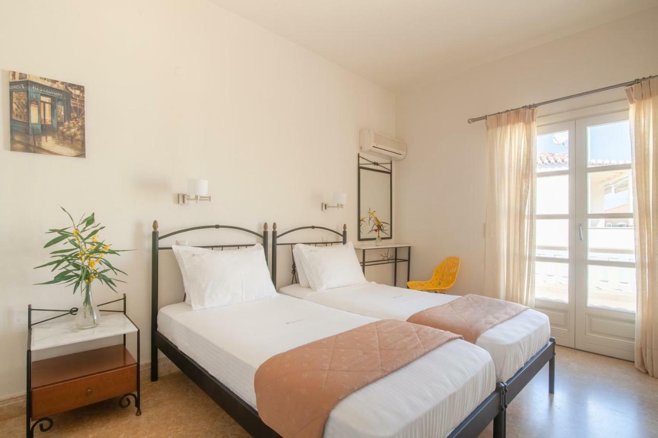 Mimoza Hotel Spetses Town Bagian luar foto