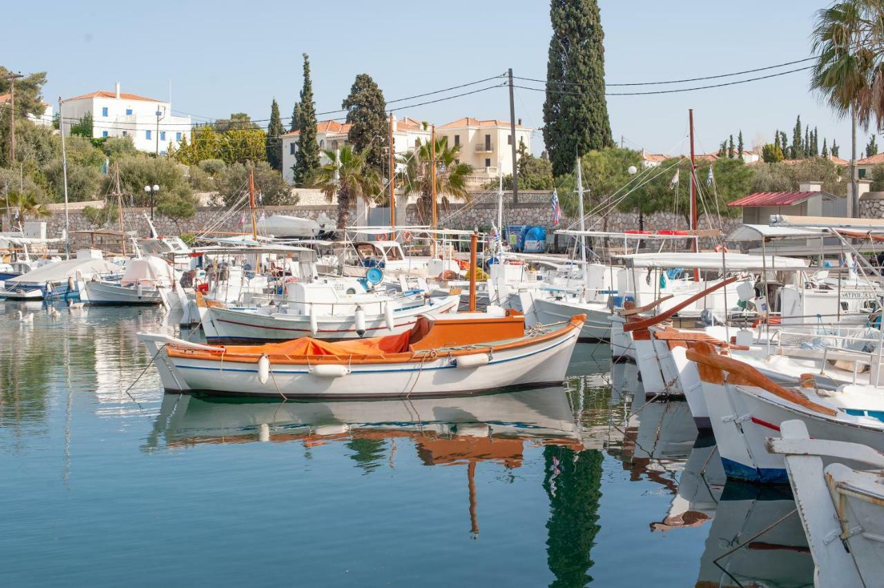 Mimoza Hotel Spetses Town Bagian luar foto
