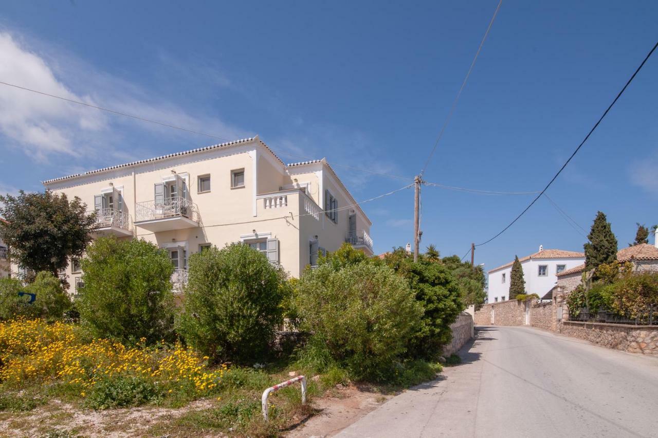 Mimoza Hotel Spetses Town Bagian luar foto