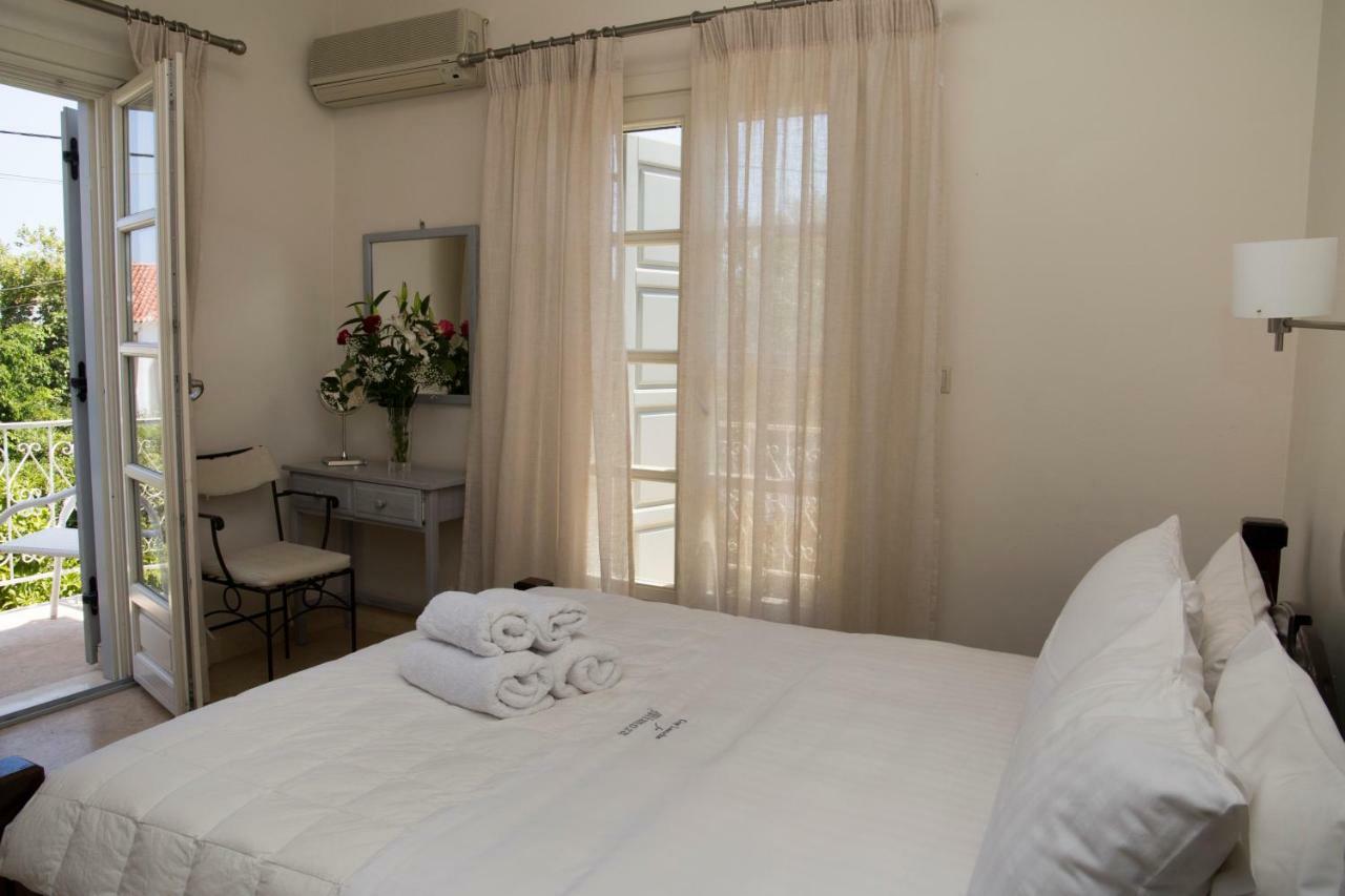 Mimoza Hotel Spetses Town Bagian luar foto