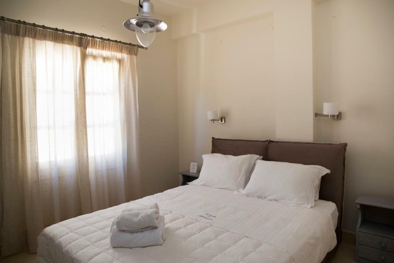 Mimoza Hotel Spetses Town Bagian luar foto