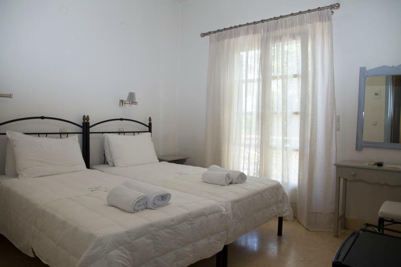 Mimoza Hotel Spetses Town Bagian luar foto